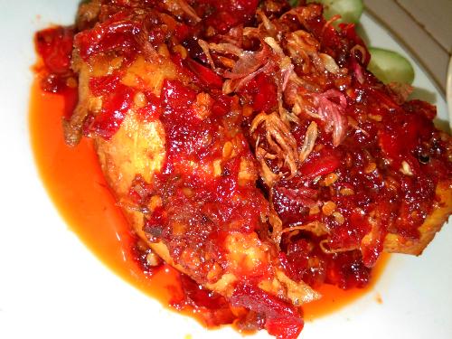 Kedai Lotek Rujak Karedok Ceu Nyai