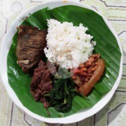 Nasi Gudeg Sambel Goreng Empal