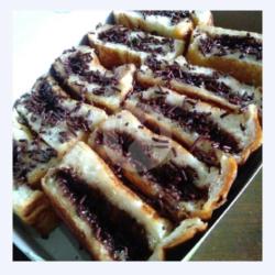 Roti Bakar Special (double Topping Coklat Ceres   Susu,coklat Ceres   Susu)