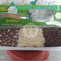 Brownies Almond Coklat Keju