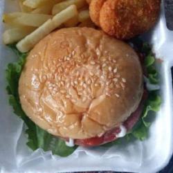 Paket Beef Burger Keju   Kentang   Nugget