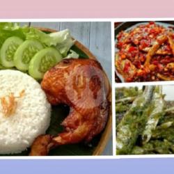 Ayam Goreng Komplit Nasi ,sambel Teri Deso