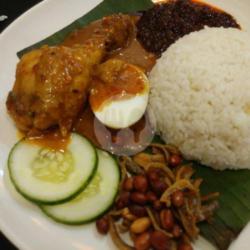 Nasi Uduk/kuning Ayam Rendang