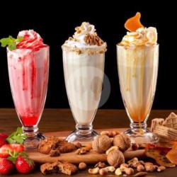 Milk Fanta Float Vanilla/strawberry/coklat