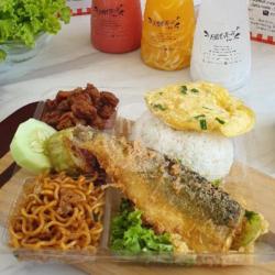 Nasi Campur Bandeng Presto