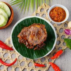 Ayam Bumbu Hitam Madura