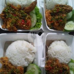 Ayam Geprek Pedas Mantap