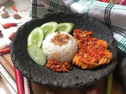 Ayam Geprek & Ricebox Dapur Mbi, BSD City