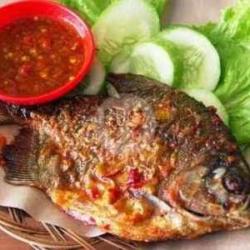 Ikan Bawal Goreng Sambel Lalap