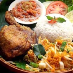 Nasi Urap-urap Ayam Goreng