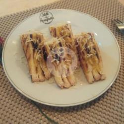 Roti Bakar Banana