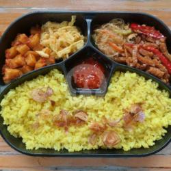 Paket Nasi Kuning Dandang Komplit Telur Dadar Iris