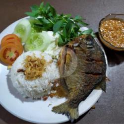 Paket Pecel Ikan Bawal   Nasi