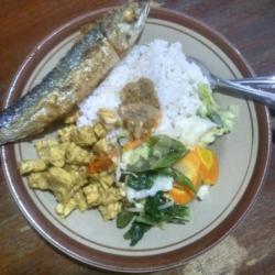 Nasi Campur Ikan Pindang