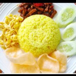 Nasi Kuning Telur Bulat