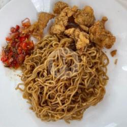 Fried Chicken Noodle Sambal Matah