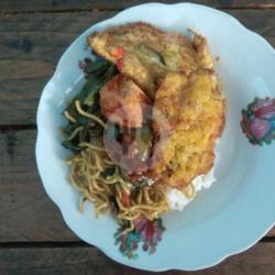 Nasi Campur Telur