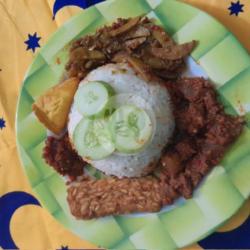 Nasi Liwet Jengkol Kikil Sapi Bumbu Kacang Pedas Manis