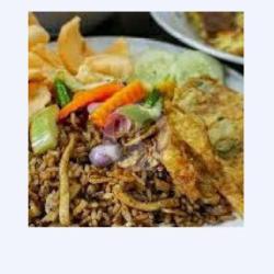 1 Porsi Nasgor Kebuli Batavia Telor Dadar(campur Ayam,bakso,ayam Swir)