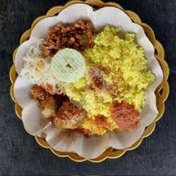 Nasi Kuning Ati Ampela Bumbu Merah