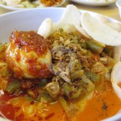 Lontong Medan Telor   Ayam Pedas Gurih