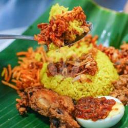 Nasi Kuning Biasa   Sewir Ayam Balado