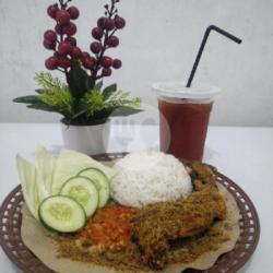 Nasi Rames Ayam Este Manis