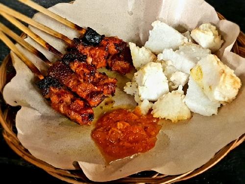 Sate Babi Kantolampo, Beng, Kelod Kangin,Gianyar.