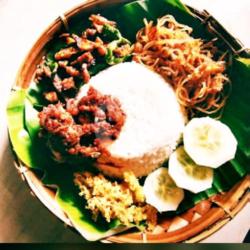 Nasi Campur Cumi