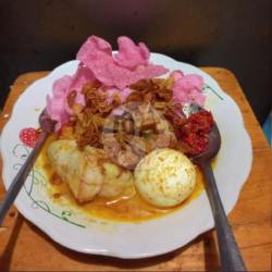 Ketupat Sayur Gulai Nangka Plus Telor