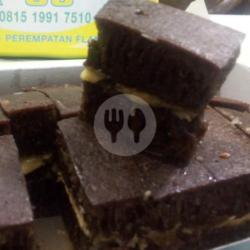 Martabak Manis Brownies Keju Pisang