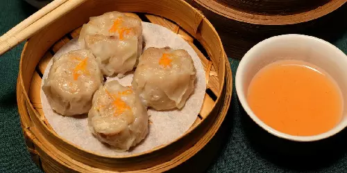 Dimsum Ne'ma, Kampung Melayu