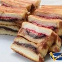 Roti Bakar Combo Coklat Strawberry