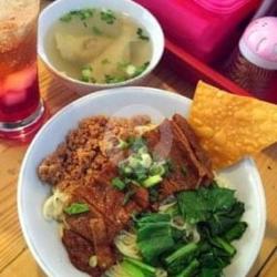 Mie Steak Pangsit