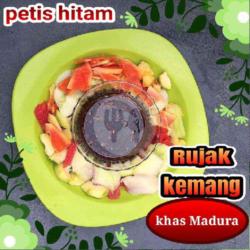 Rujak Buah Petis Hitam Madura