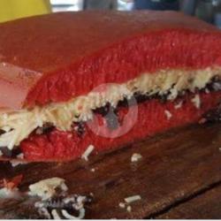 Red Velvet Keju Kacang Susu