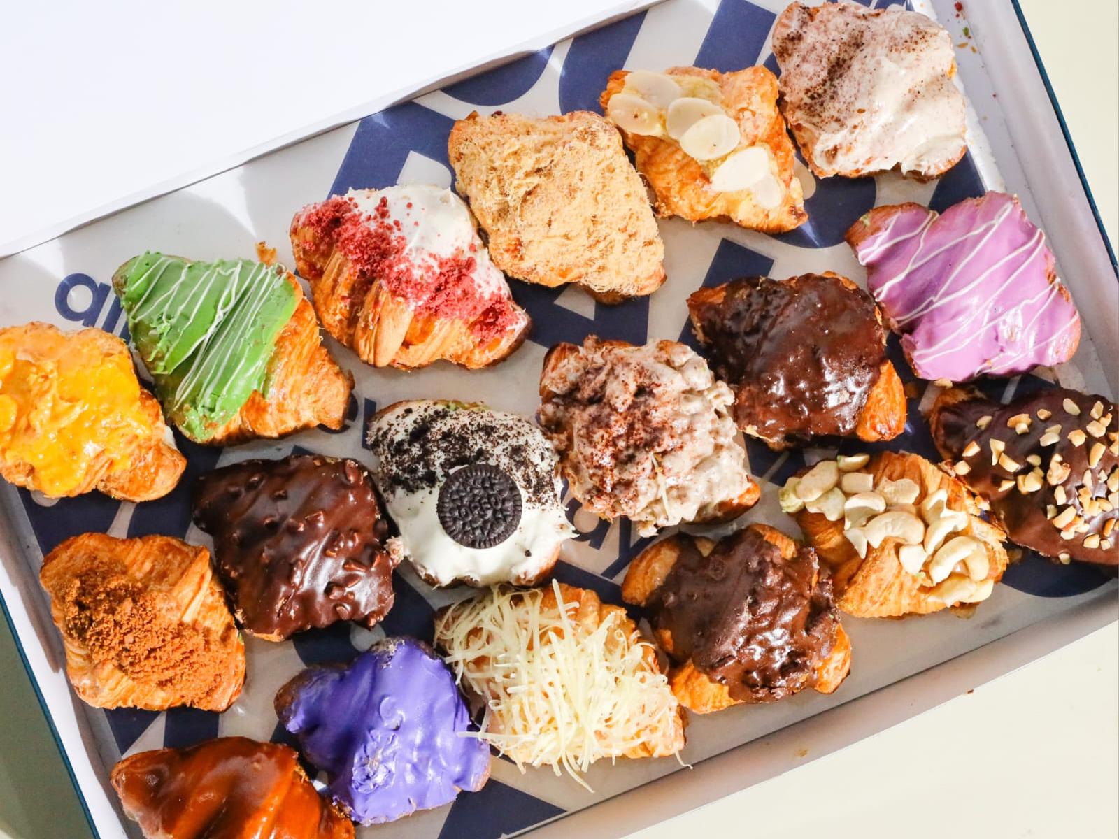 Alana Justbaked, Condet Rindam