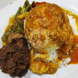 Nasi Rames Rendang Daging Sapi