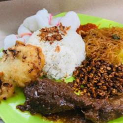 Nasi Uduk Ayam   Gorengan