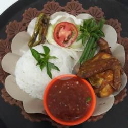 Lalapan   Nasi Ayam Goreng / Penyet (potong)