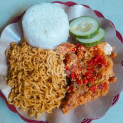 Mie   Nasi Ayam Geprek