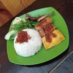 Sego Sambel Penyet Ikan Asin