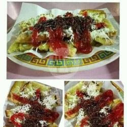 Roti Bakar Stroberi Coklat Keju Super