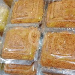 Ketan Kuning Serundeng