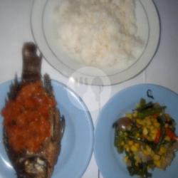 Nasi Campur Mujair