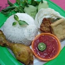 Paket Nasi Ayam Tahu Tempe