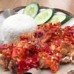 Nasi Ayam Crispy Geprek   Cappucino Cincau Jombo