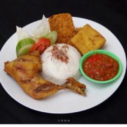 Nasi Uduk Ayam Goreng Mantap