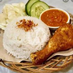 Ayam Goreng Mie Telur Ceplok Nasi Es Teh