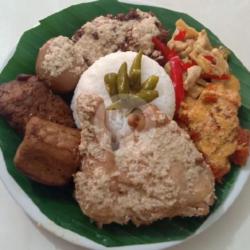 Nasi Gudeg Ayam   Telor   Tahu   Tempe